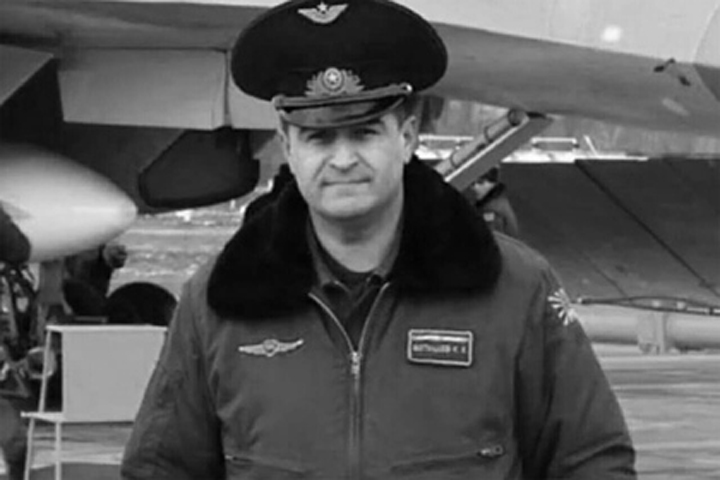 Погибшему летчику-асу присвоено звание Героя России 